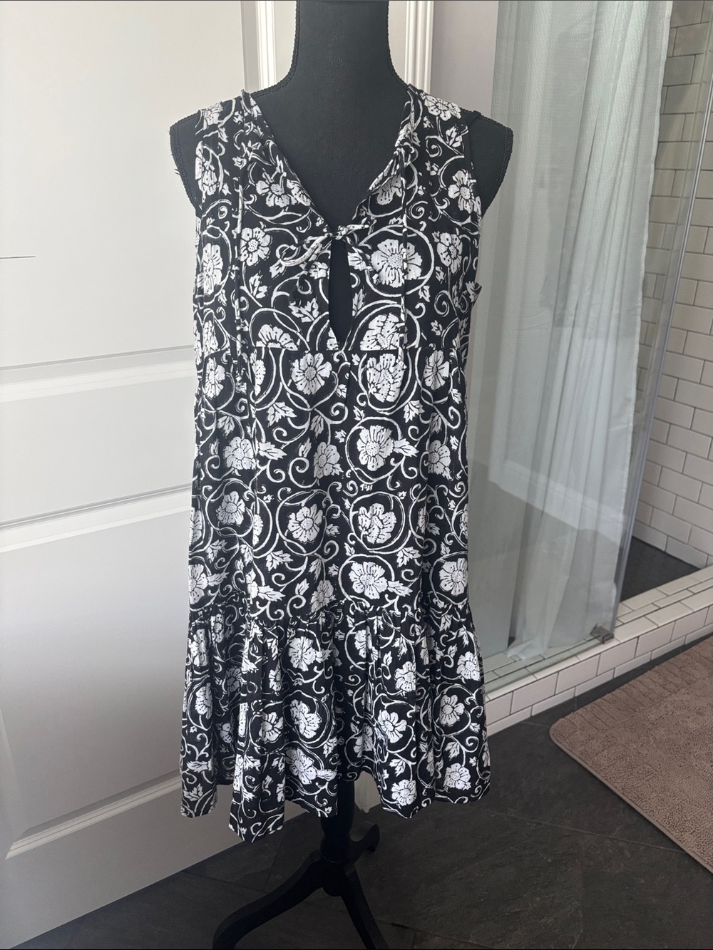 NWOT Emerson Fry Sleeveless Black & White Floral Tie-Neck Dress